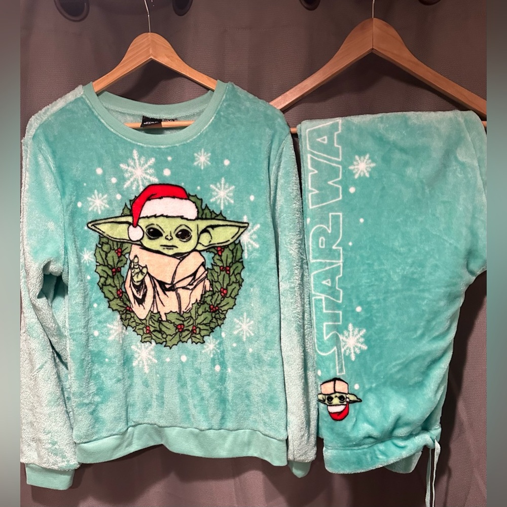 Adult Star Wars Holiday Yoda Pijama Set - Size XL